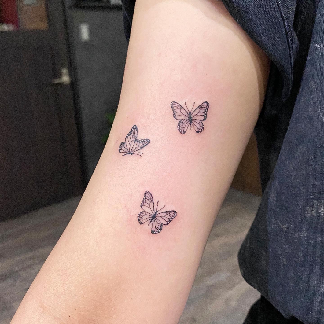 蝶々 タトゥー デザイン