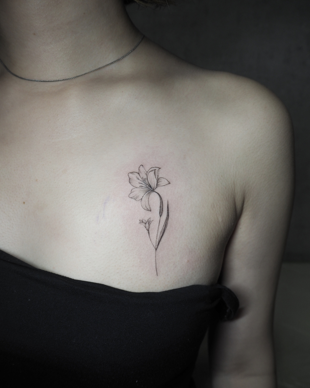 百合の花　-lily flower tattoo- タトゥー