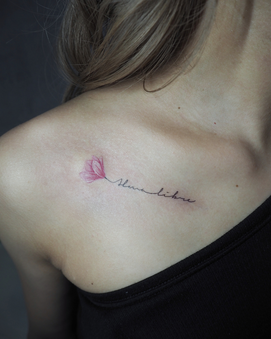 モクレンの花×レタリング　タトゥー