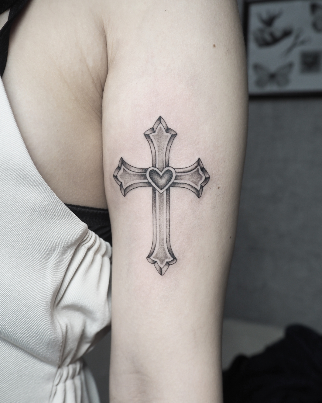 十字架　クロス　タトゥー