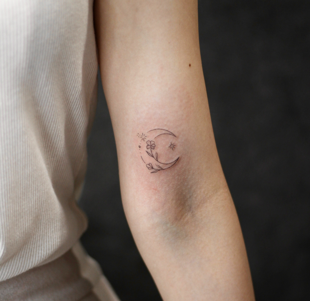 三日月　−moon  tattoo−