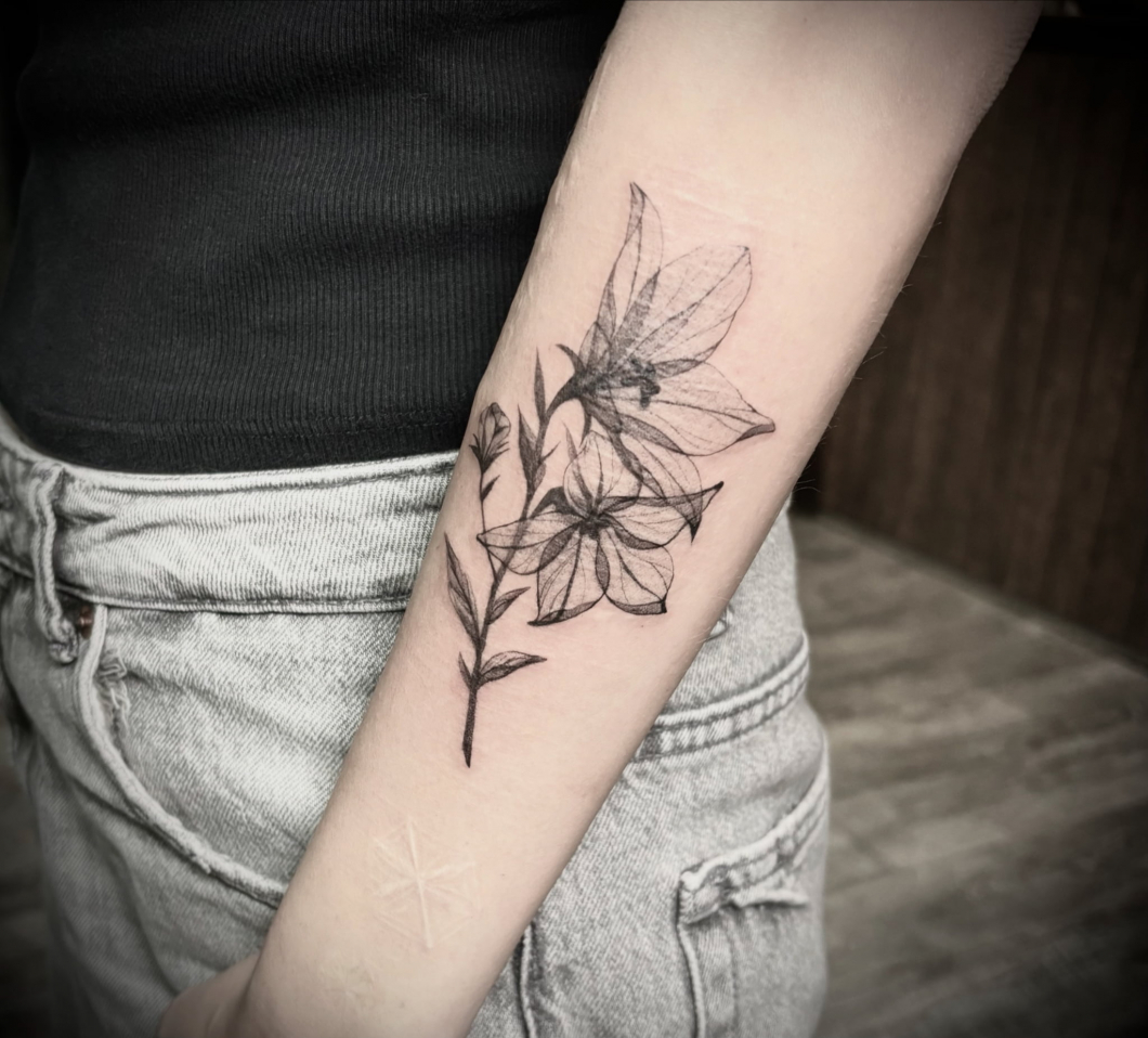 傷カバー　フラワータトゥー