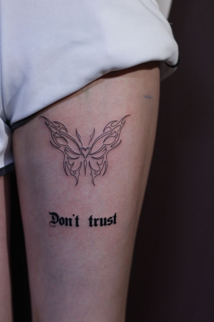 蝶　トライバル