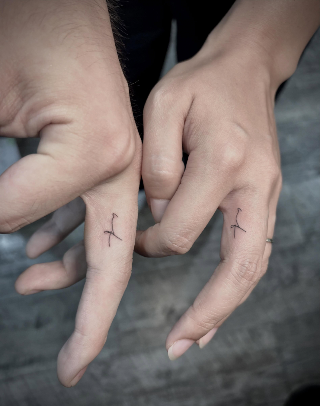指タトゥー　ペアタトゥー | finger  tattoo